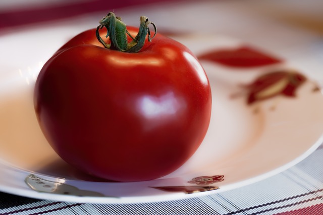 tomato-552306_640.jpg